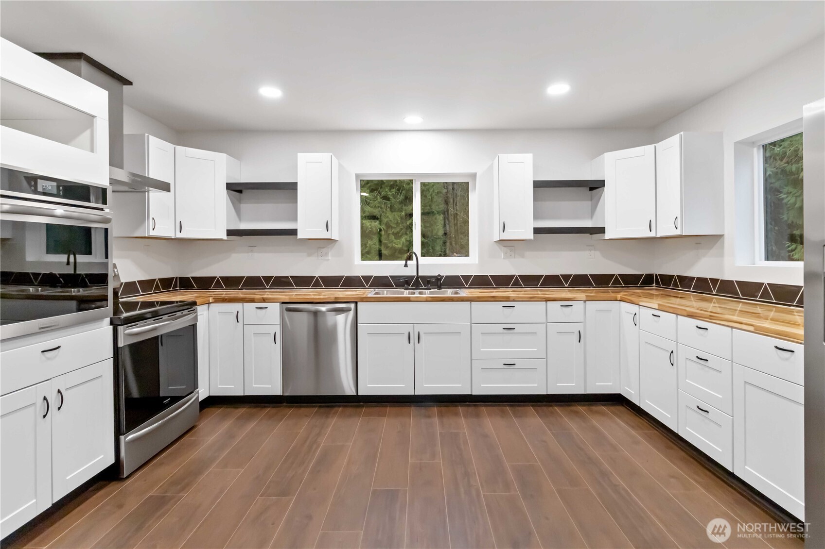241 Oxbow Lake Ln , Toledo, WA 98591