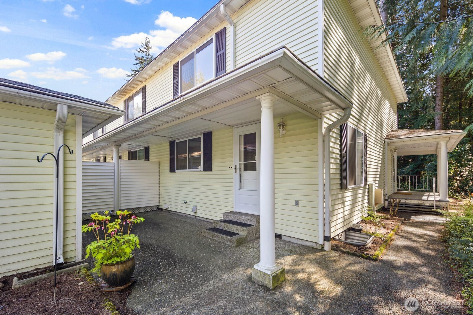 32405 1st Place S, Federal Way, WA 98003-5710