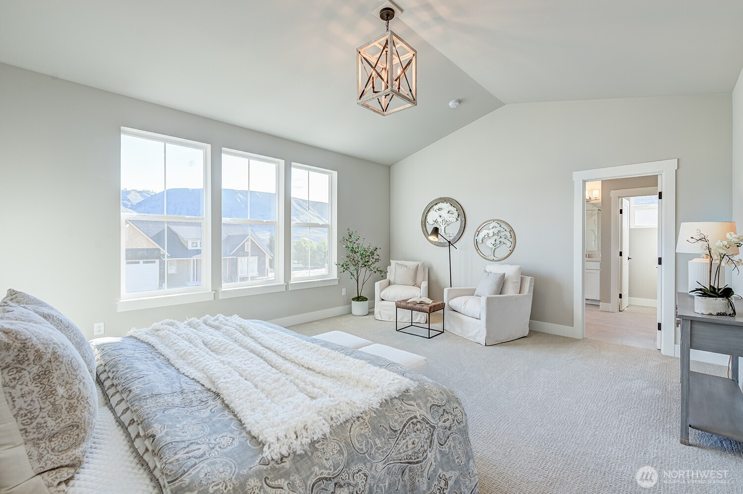 651 S Juli Avenue , East Wenatchee, WA 98802
