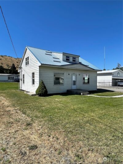 1579 2nd Ave N , Okanogan, WA 98840 - Photo 2