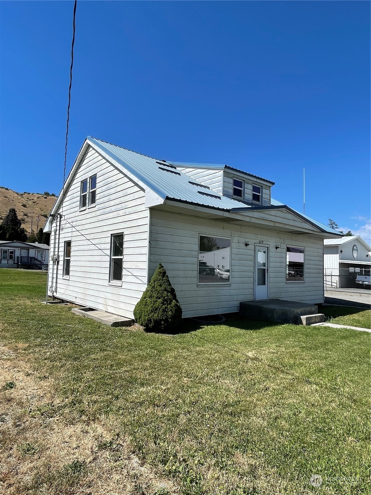 1579 2nd Ave N , Okanogan, WA 98840