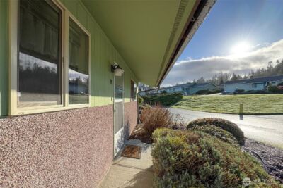 1301 S Third Avenue #9B, Sequim, WA 98382 - Photo 4