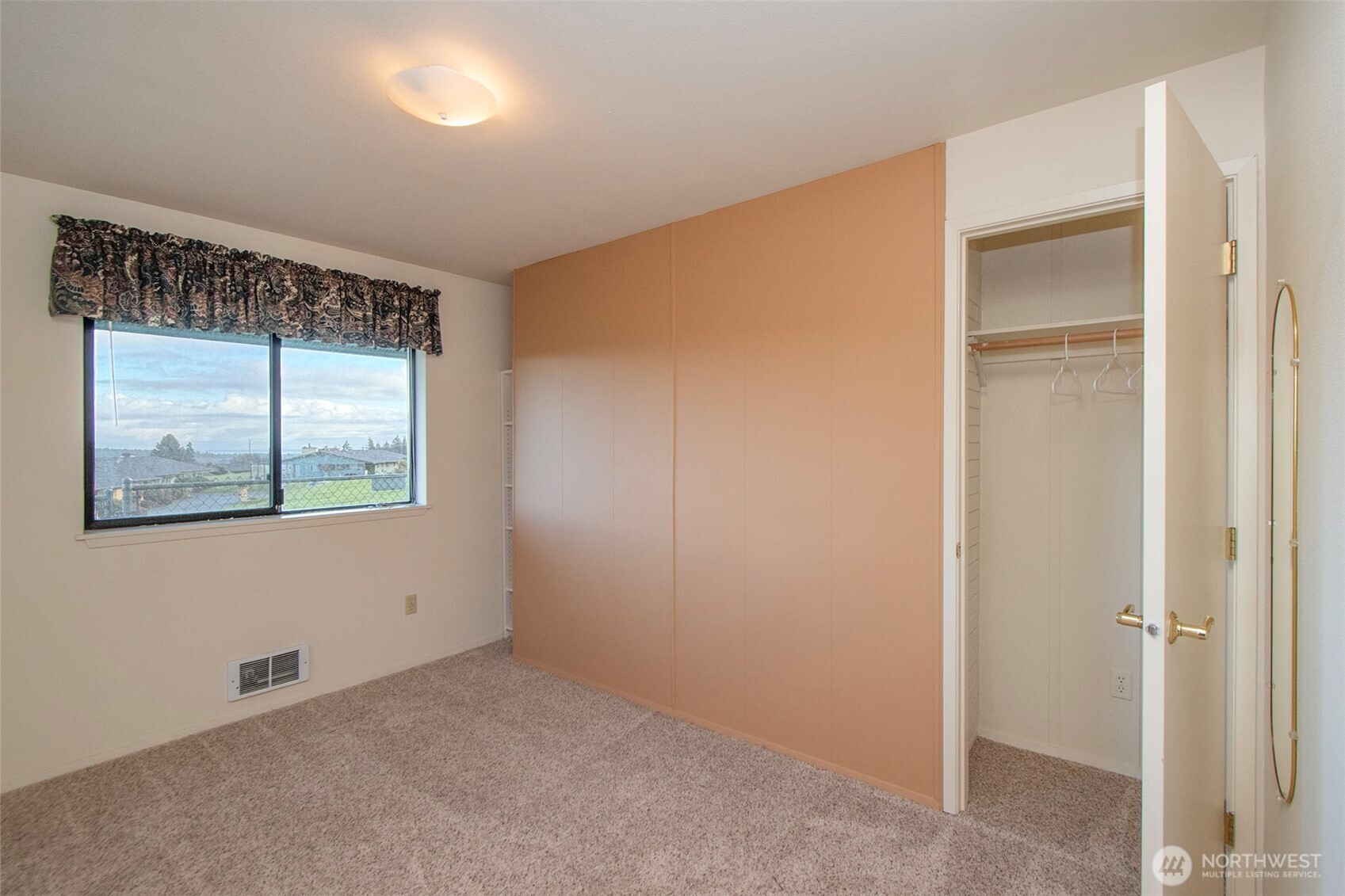 1301 S Third Avenue #9B, Sequim, WA 98382