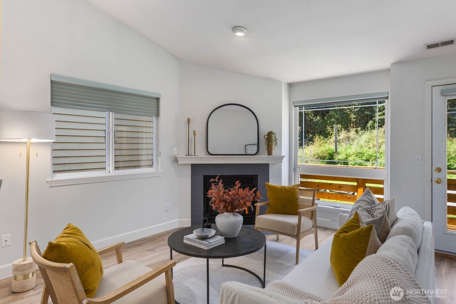 4206 36th Avenue W, Seattle, WA 98199-1325