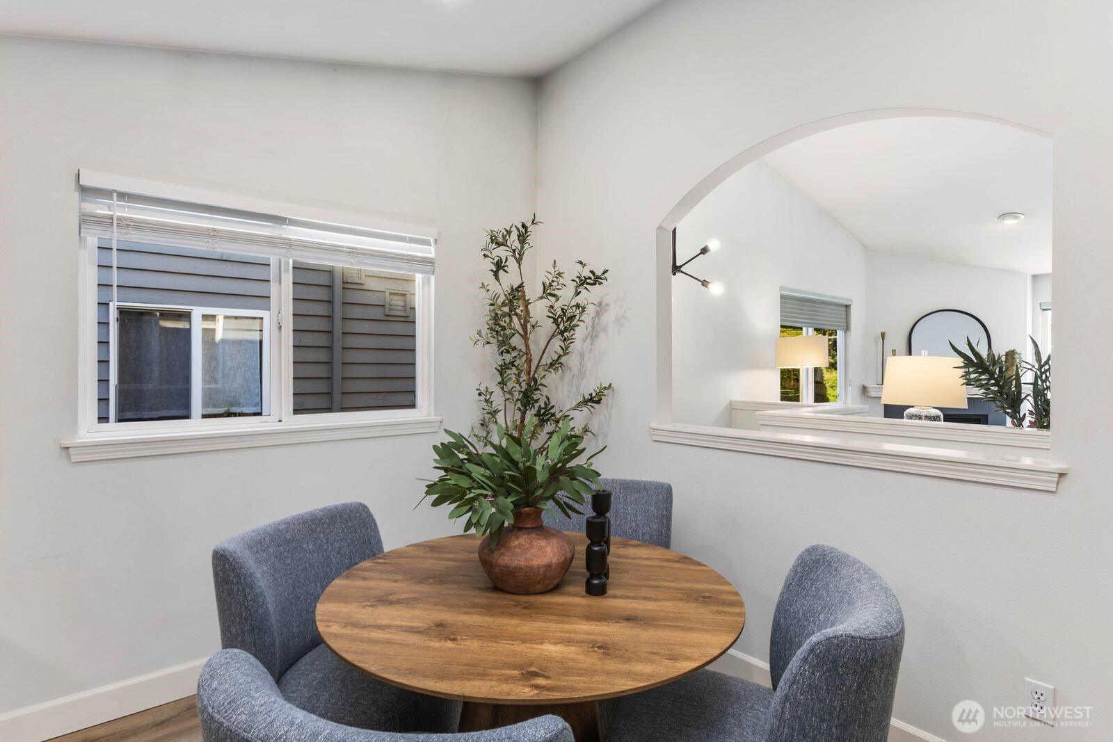 4206 36th Avenue W, Seattle, WA 98199-1325