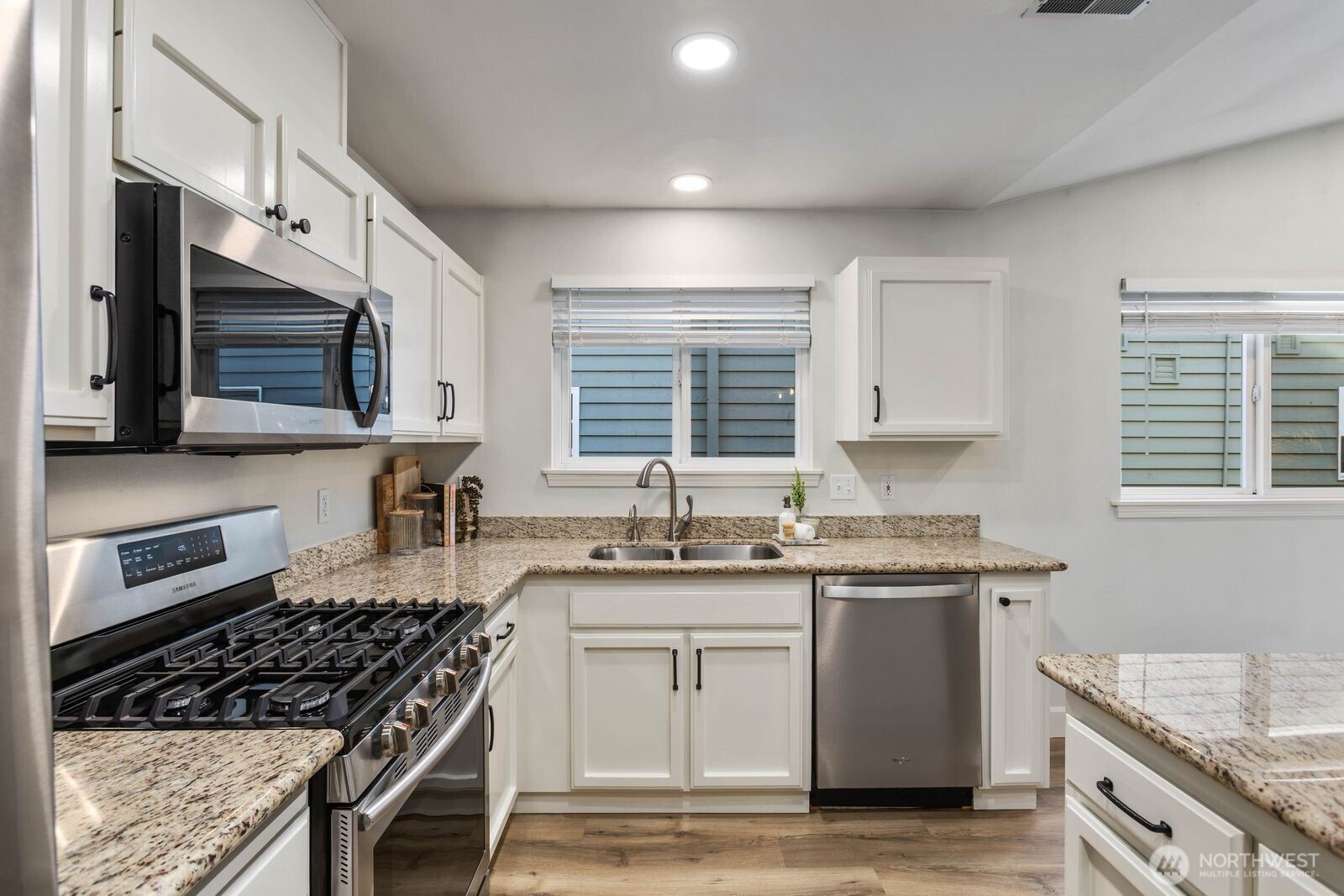 4206 36th Avenue W, Seattle, WA 98199-1325