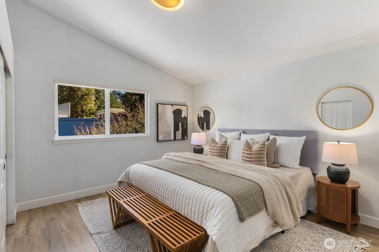 4206 36th Avenue W, Seattle, WA 98199-1325