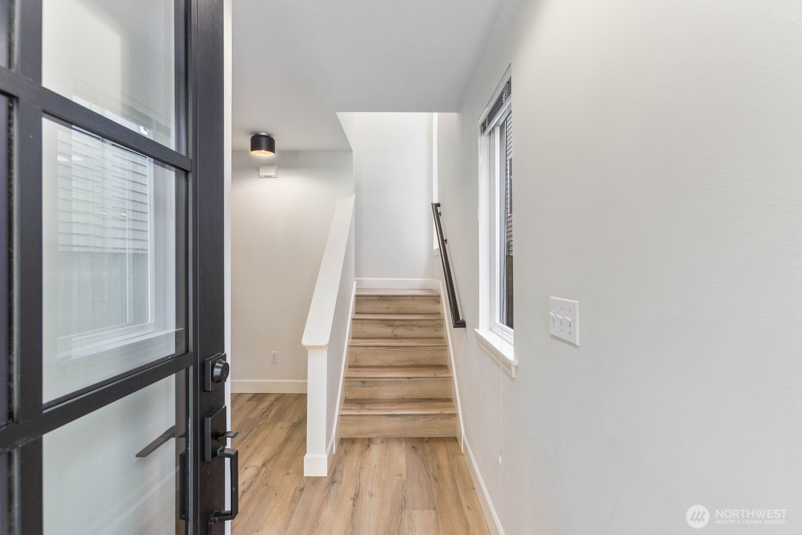 4206 36th Avenue W, Seattle, WA 98199-1325
