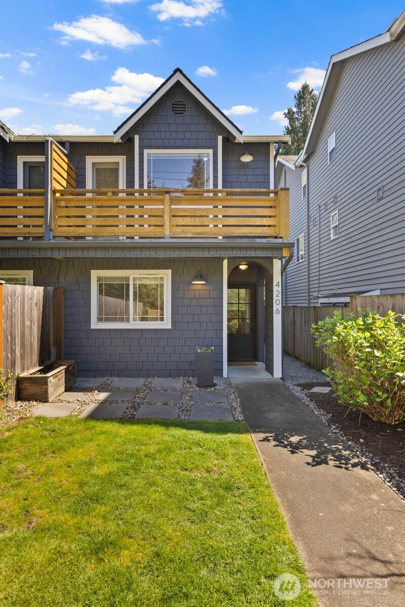 4206 36th Avenue W, Seattle, WA 98199-1325