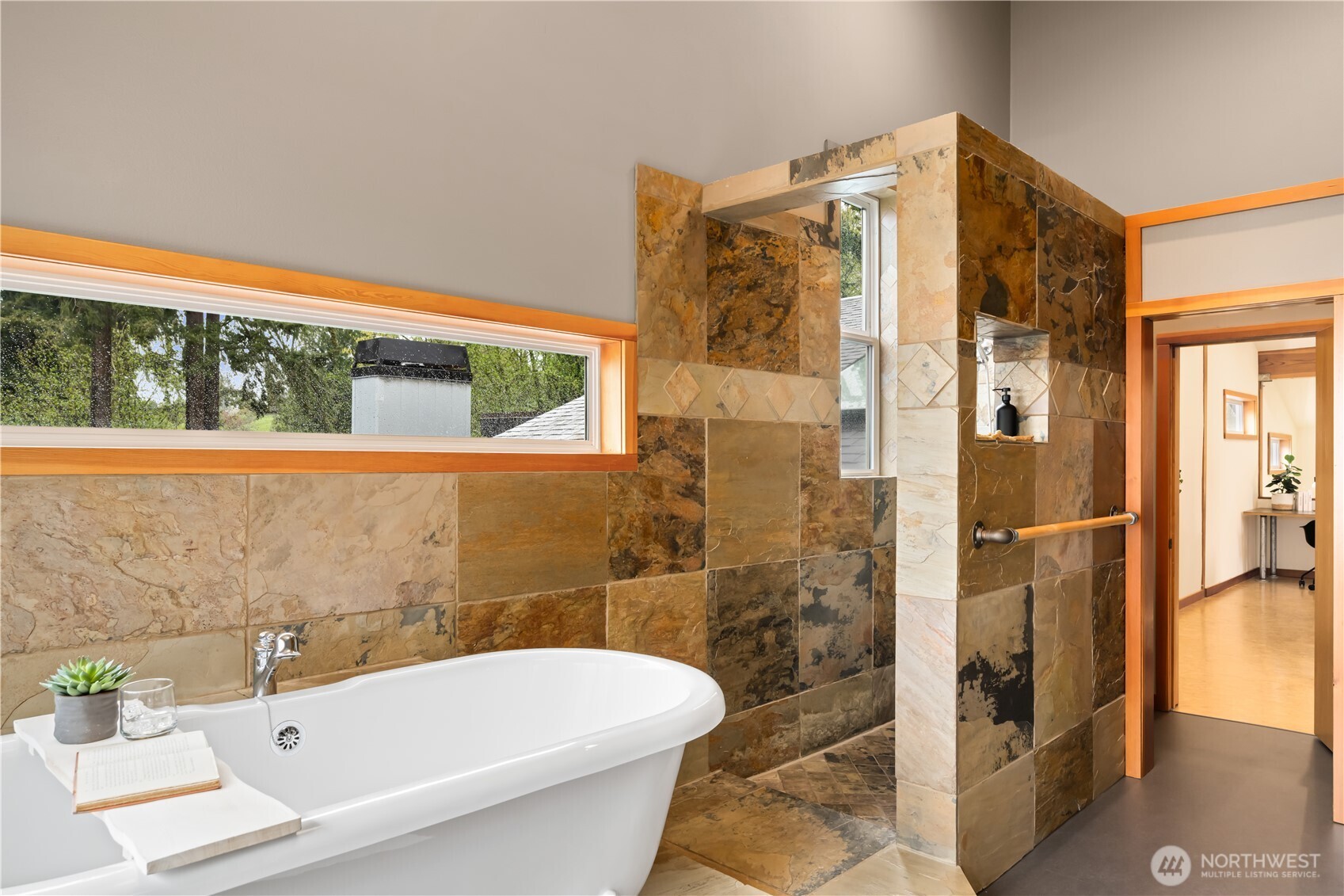 11818 89th Place NE, Kirkland, WA 98034