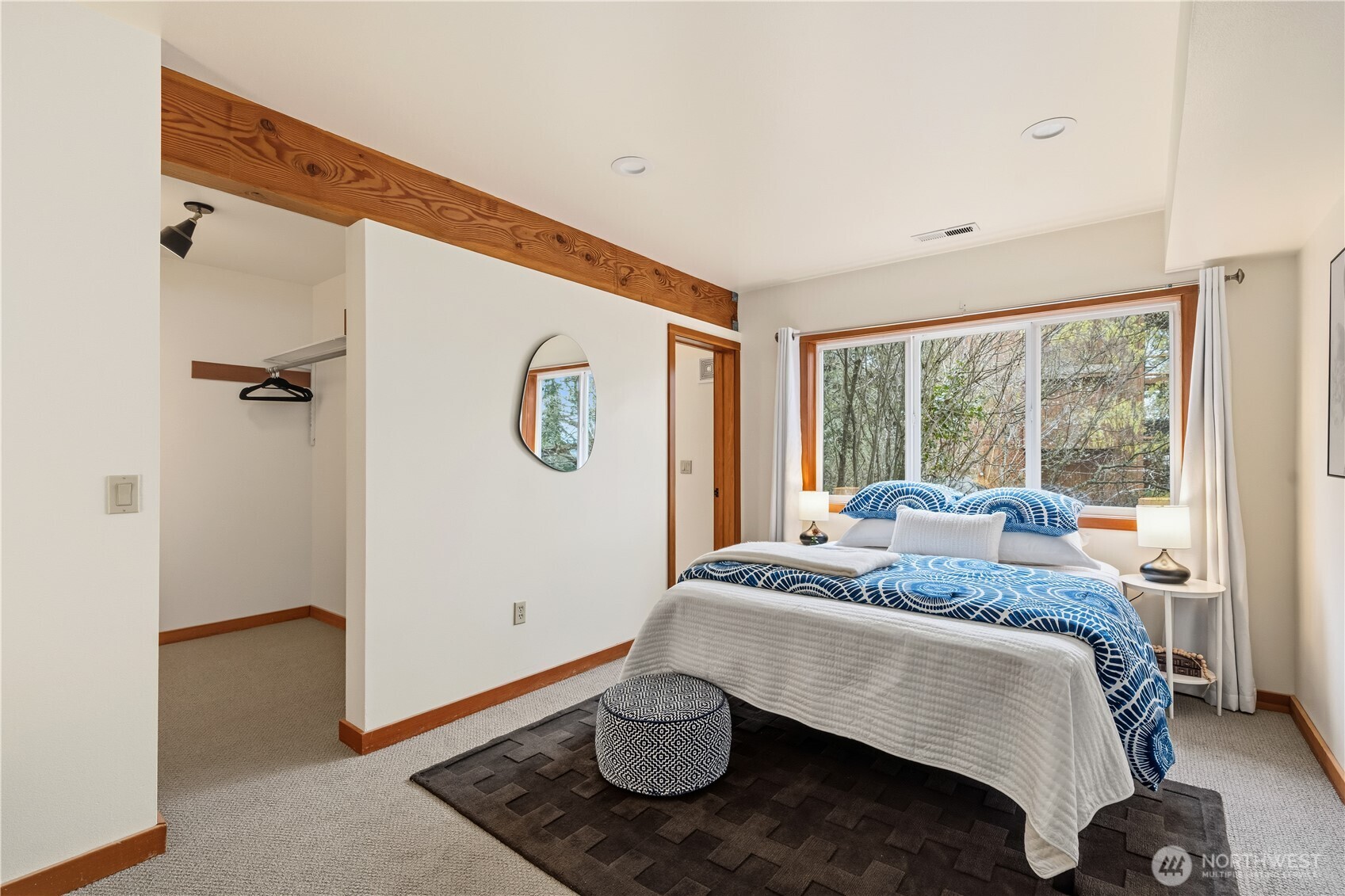 11818 89th Place NE, Kirkland, WA 98034