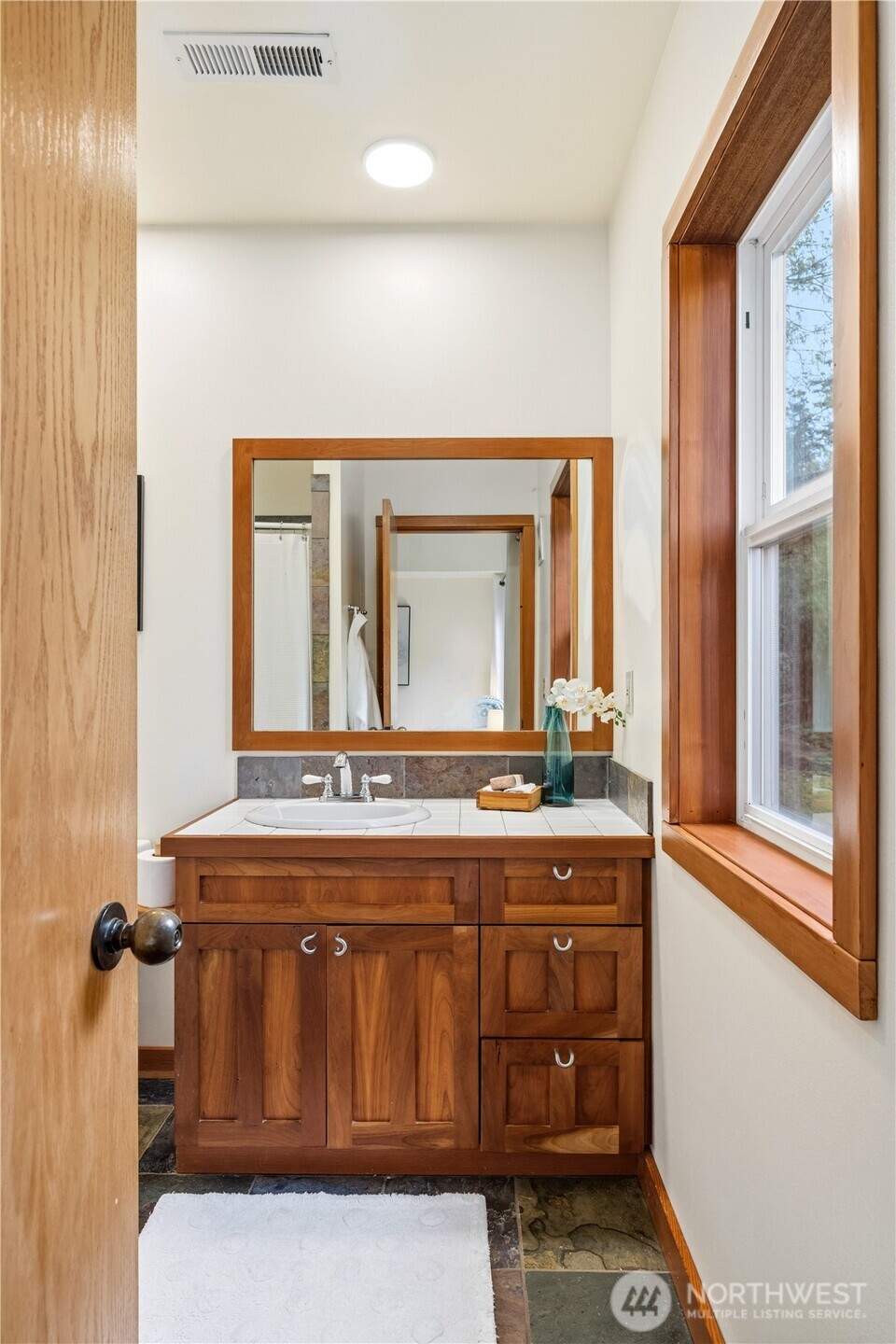 11818 89th Place NE, Kirkland, WA 98034
