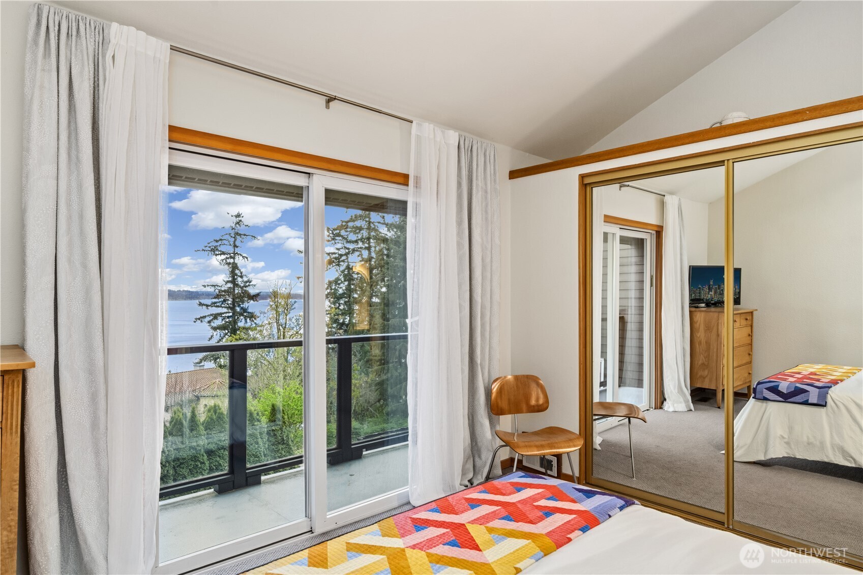 11818 89th Place NE, Kirkland, WA 98034