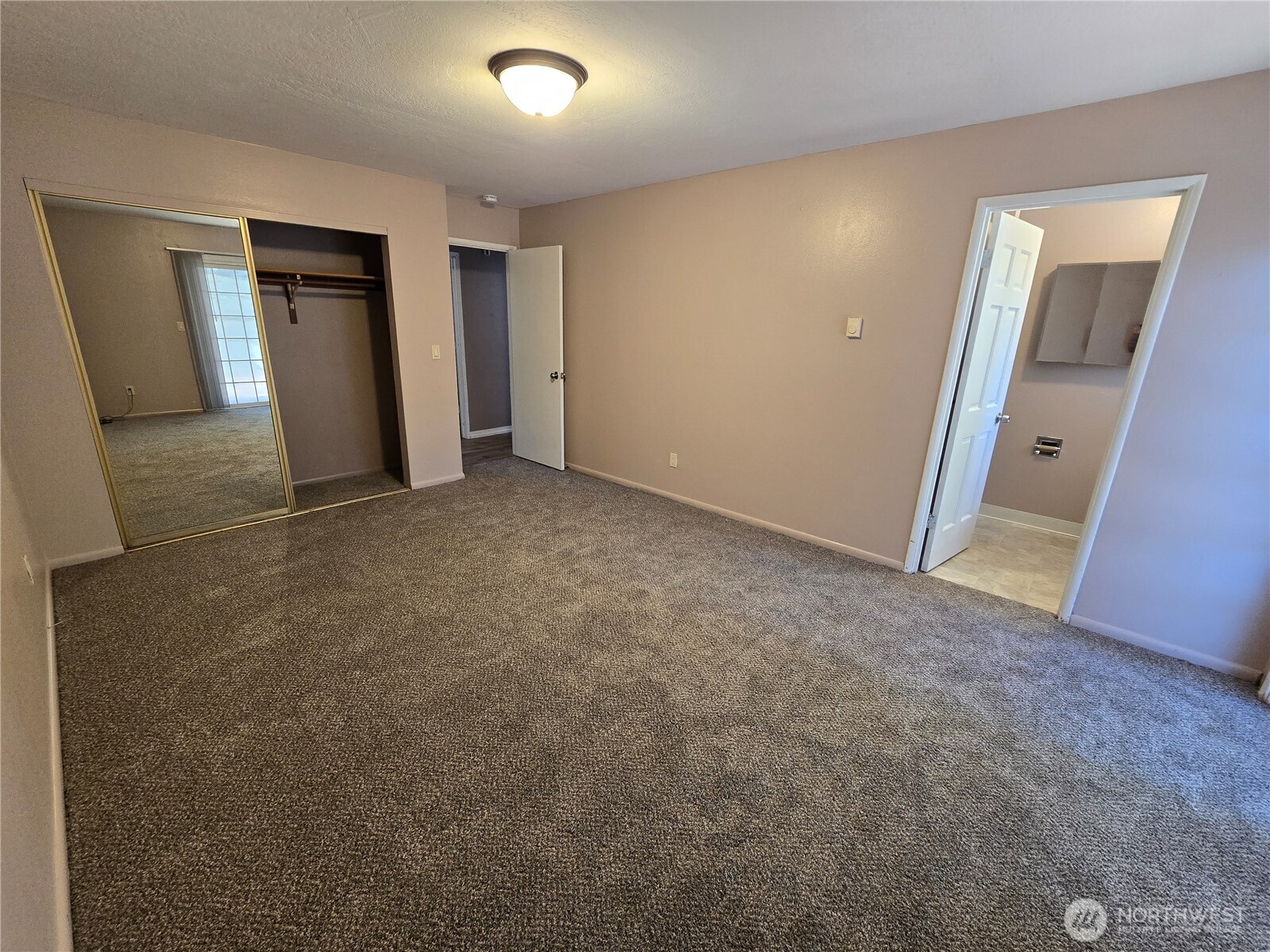 4002 Oak Street , Longview, WA 98632