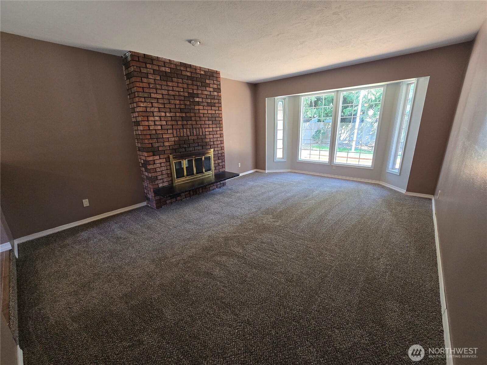 4002 Oak Street , Longview, WA 98632