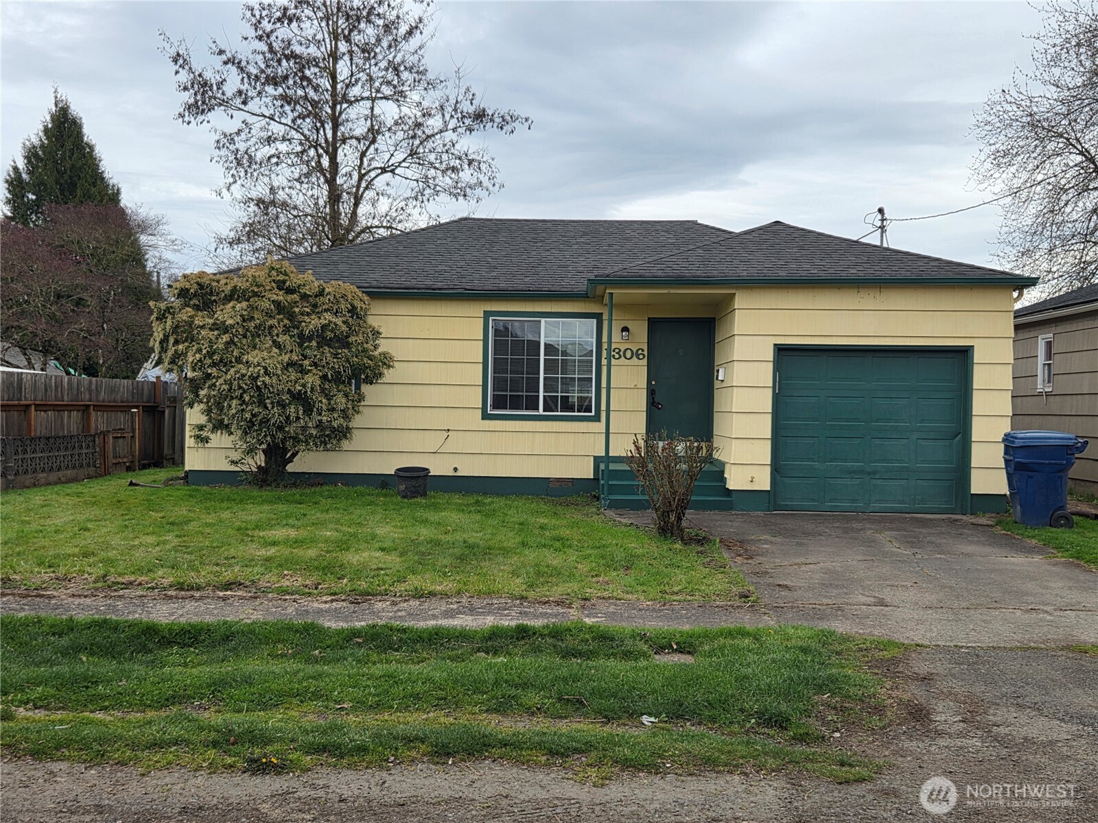1306 S 3rd Avenue , Kelso, WA 98626
