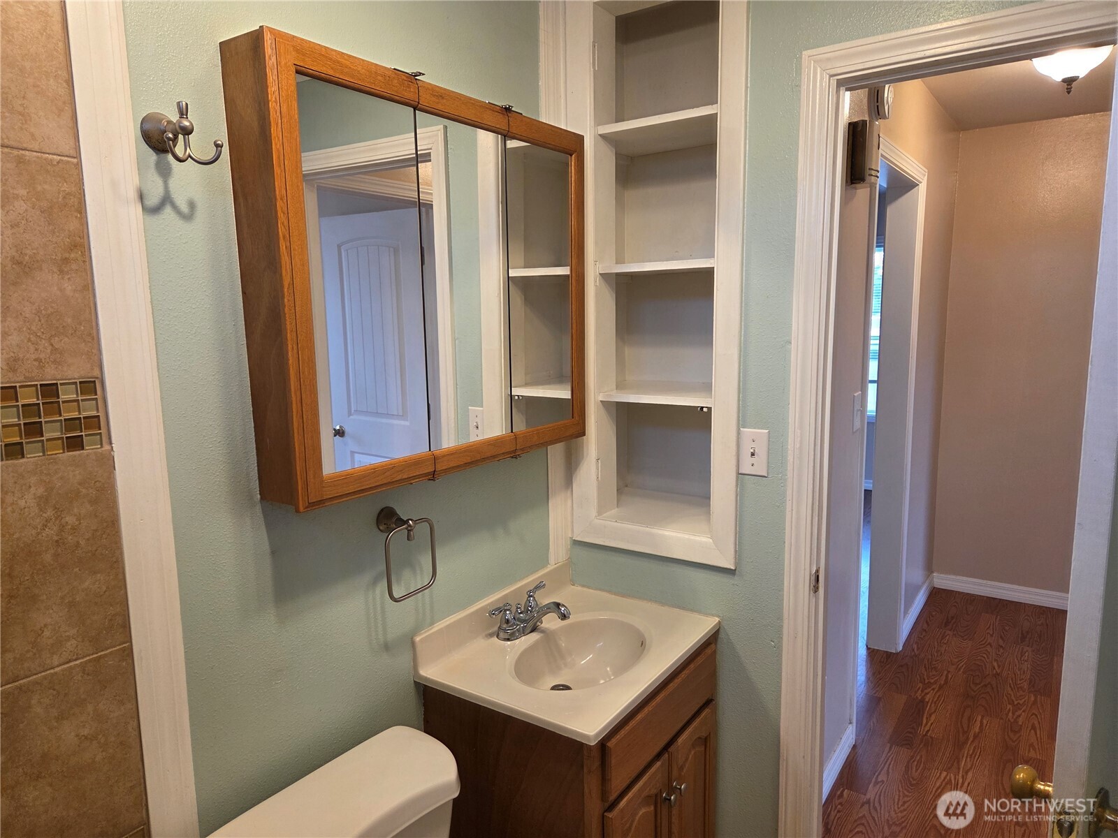1306 S 3rd Avenue , Kelso, WA 98626