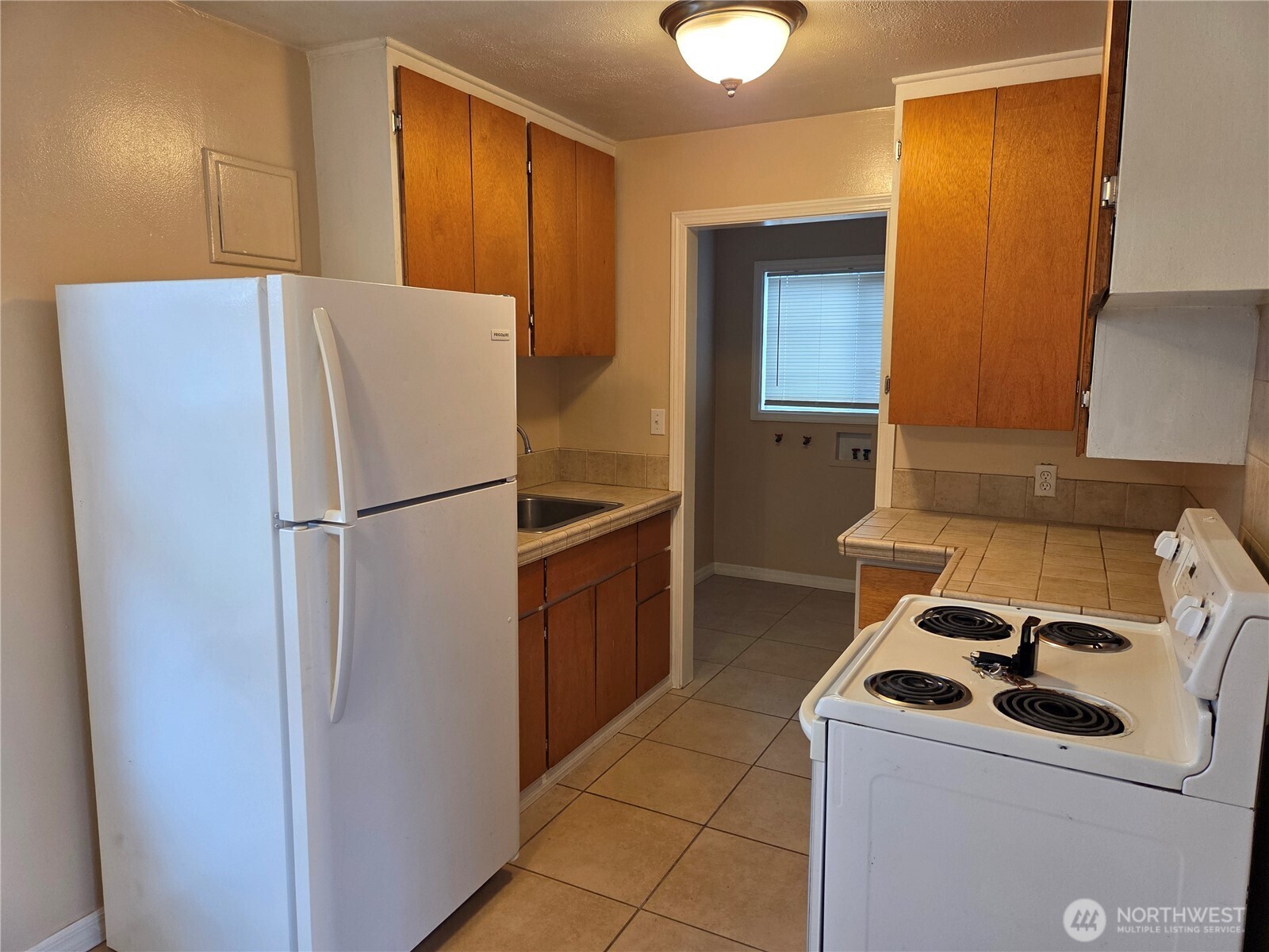 1306 S 3rd Avenue , Kelso, WA 98626