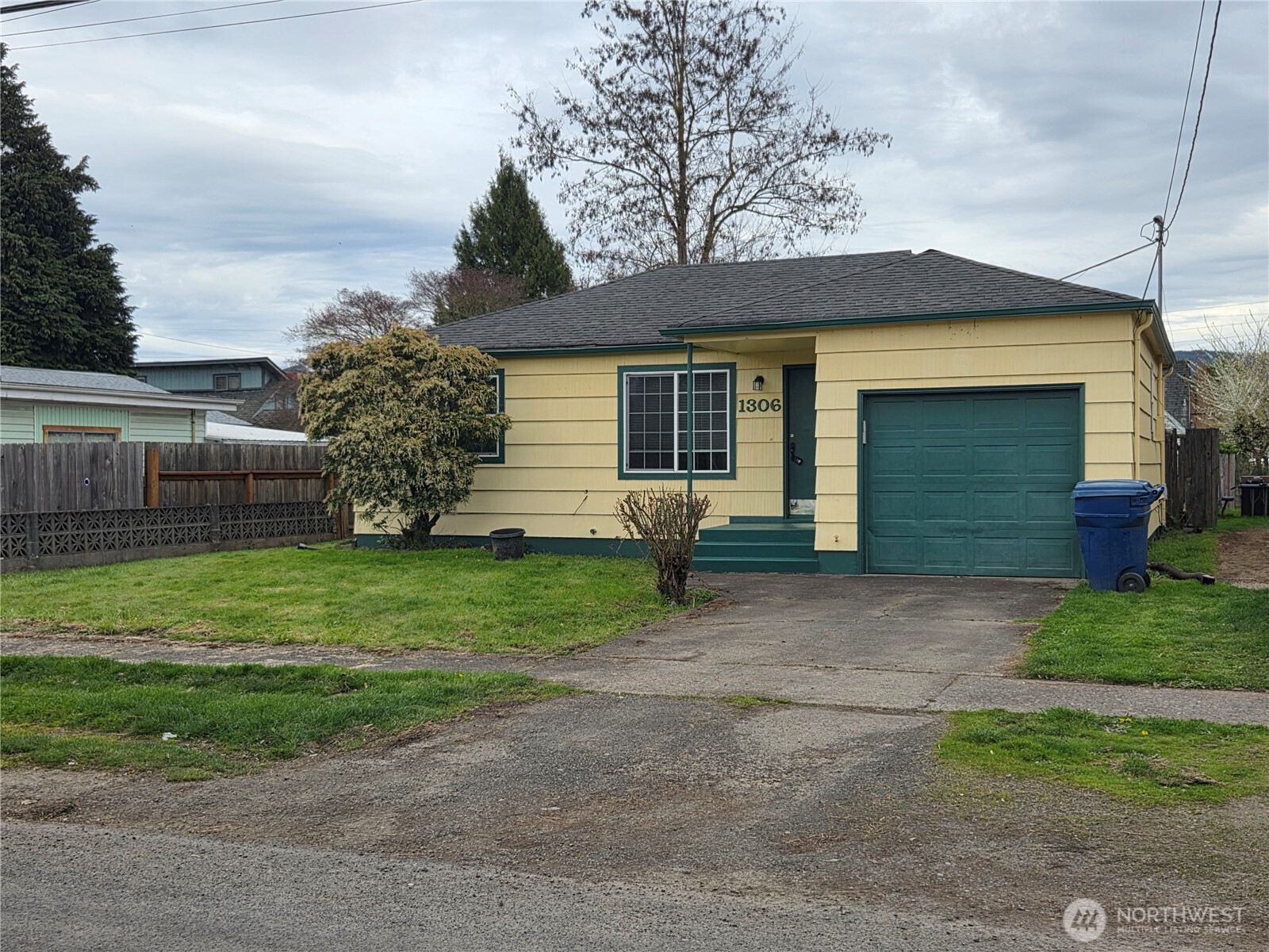 1306 S 3rd Avenue , Kelso, WA 98626