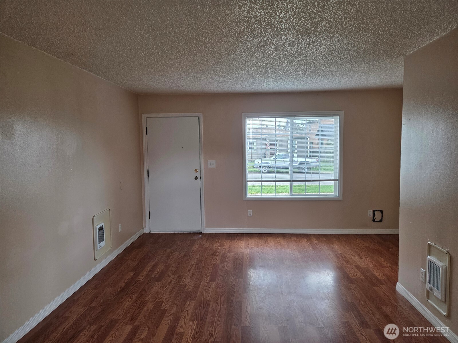 1306 S 3rd Avenue , Kelso, WA 98626