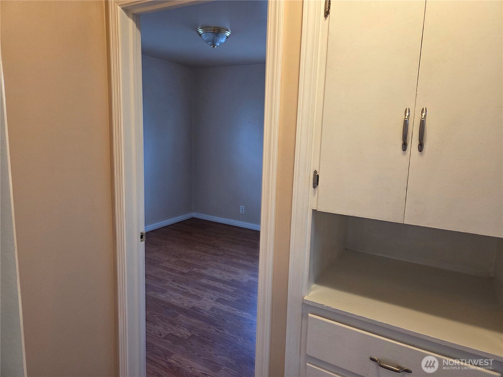 1306 S 3rd Avenue , Kelso, WA 98626