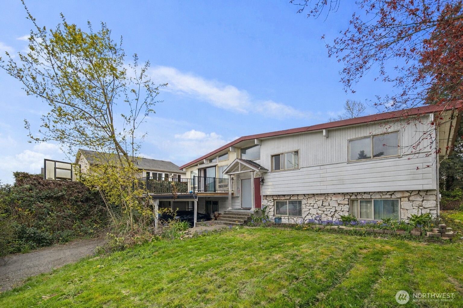 2230 S 253rd Place , Des Moines, WA 98198-9052