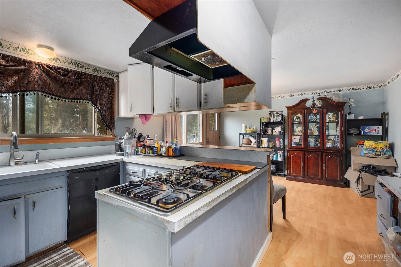 2230 S 253rd Place , Des Moines, WA 98198-9052