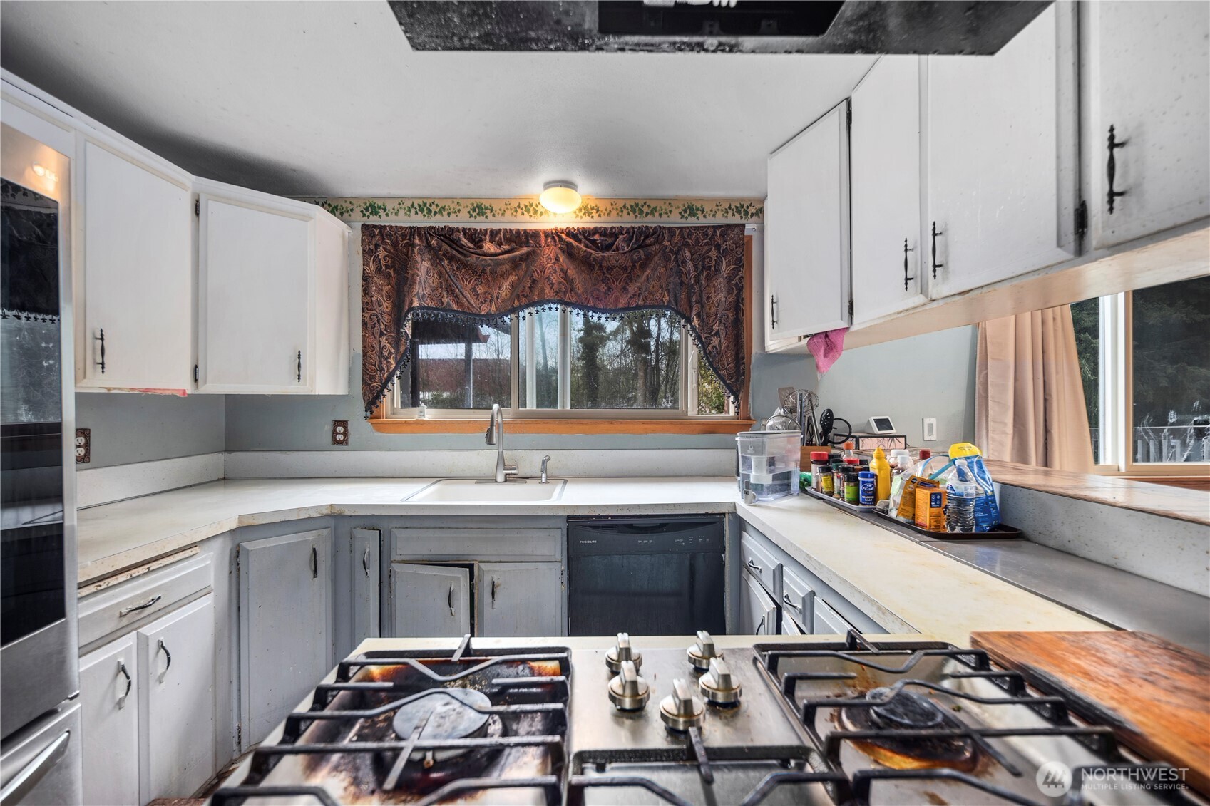 2230 S 253rd Place , Des Moines, WA 98198-9052
