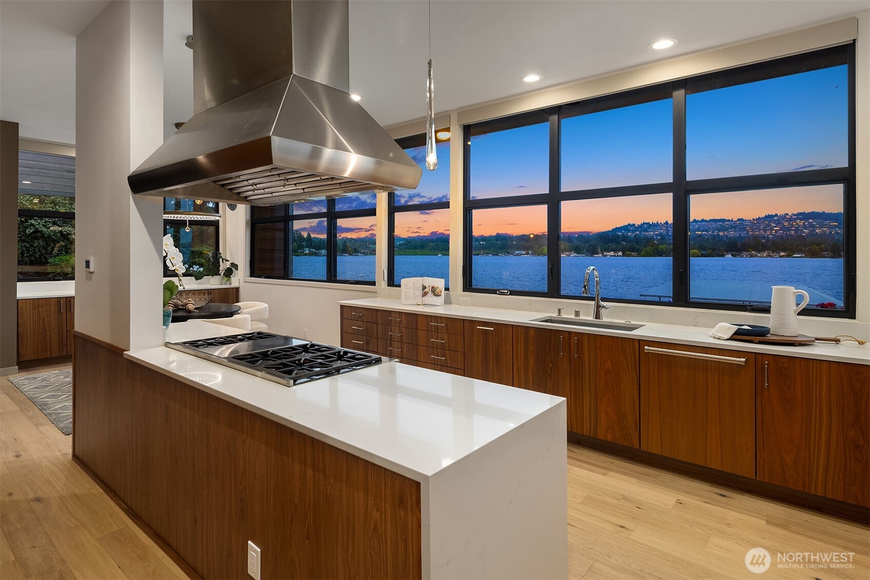 3840 E Mercer Way , Mercer Island, WA 98040