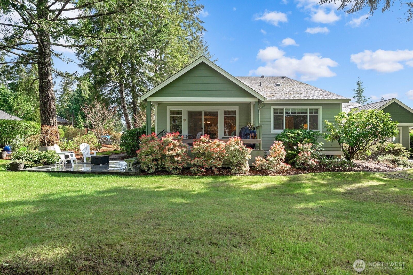 321 E Soderberg Road #E 14, Allyn, WA 98524