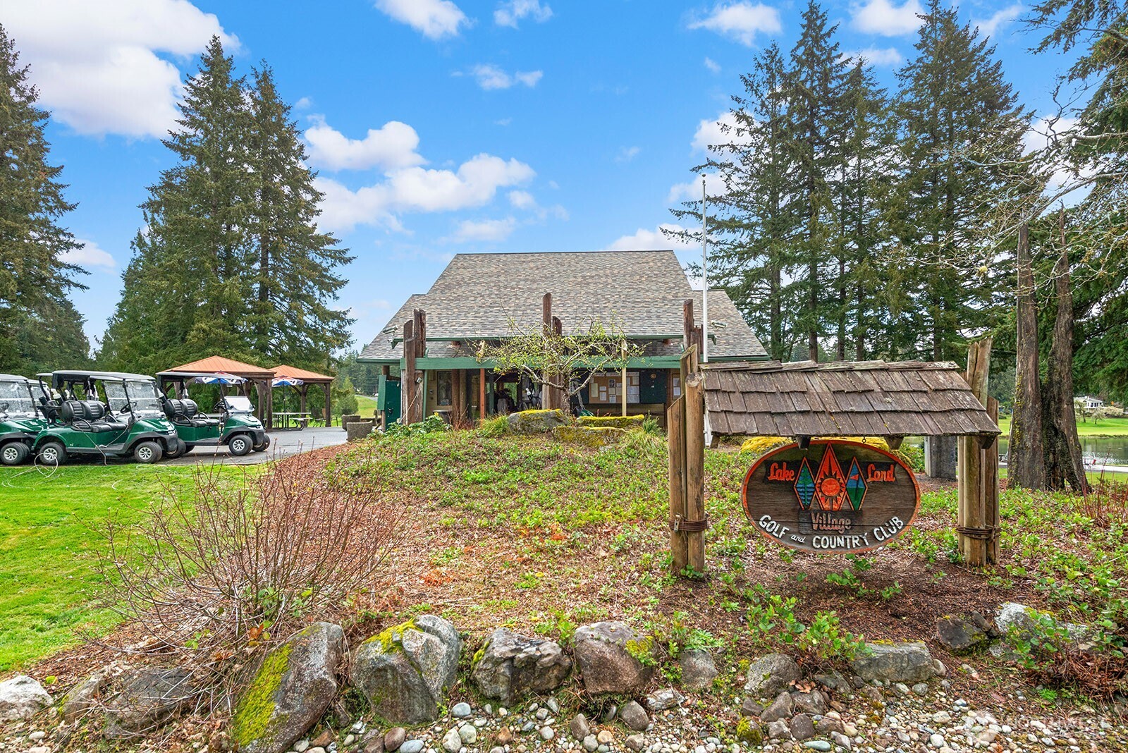 321 E Soderberg Road #E 14, Allyn, WA 98524