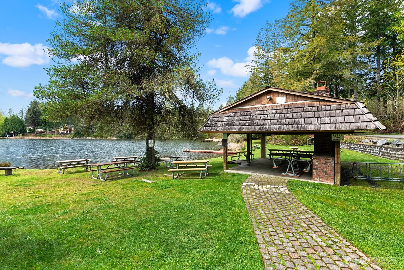 321 E Soderberg Road #E 14, Allyn, WA 98524