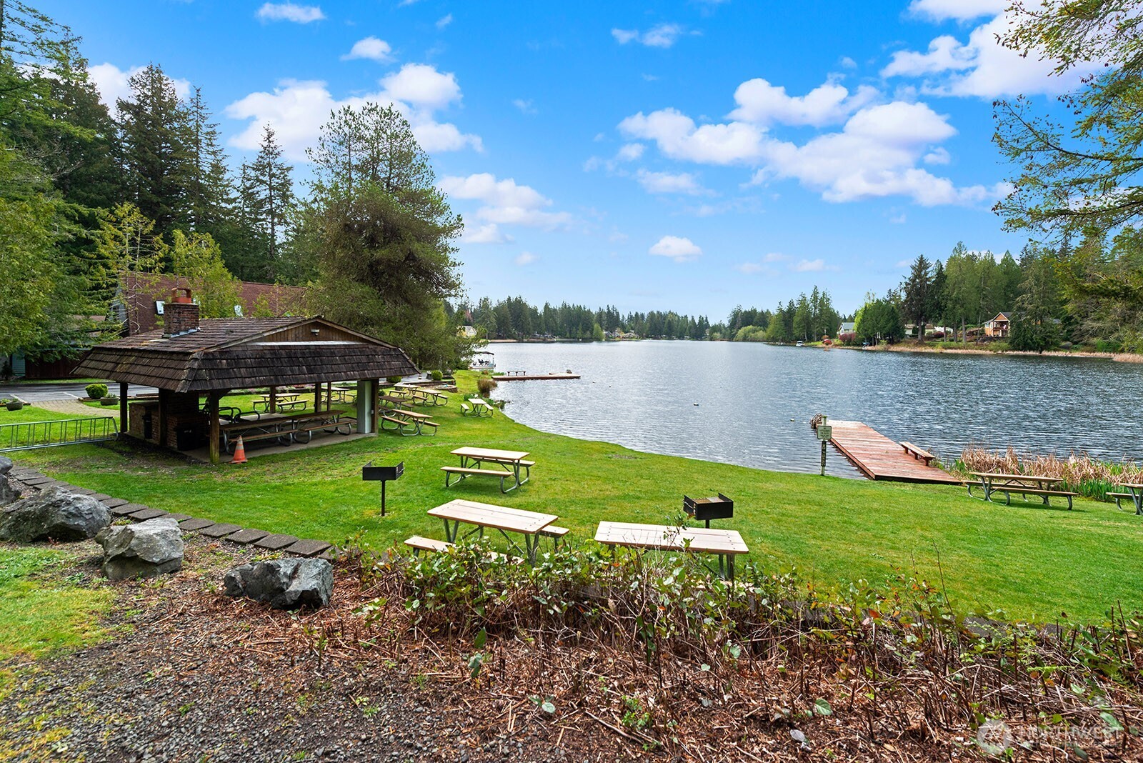 321 E Soderberg Road #E 14, Allyn, WA 98524