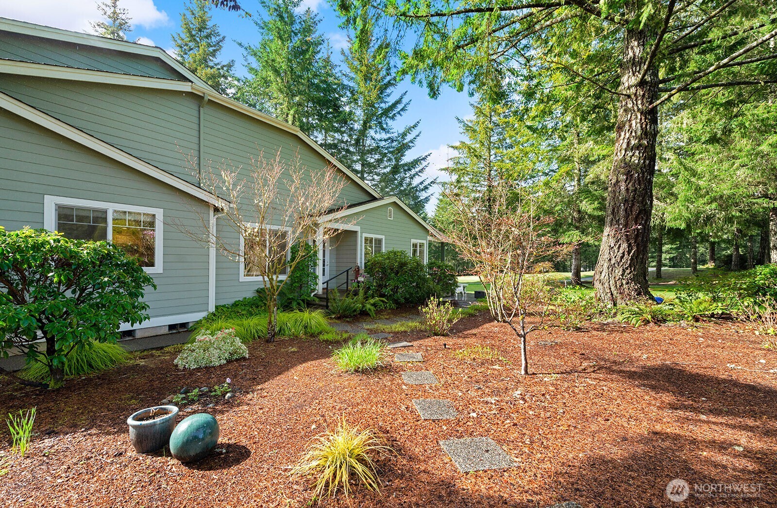 321 E Soderberg Road #E 14, Allyn, WA 98524