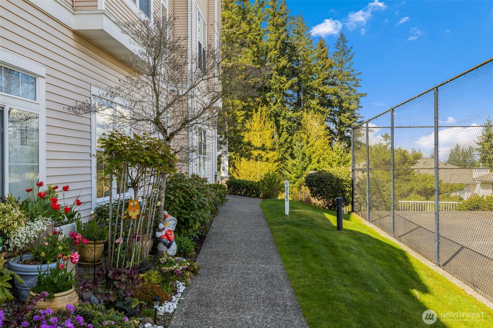 5235 164th Avenue SE #14-1, Bellevue, WA 98006