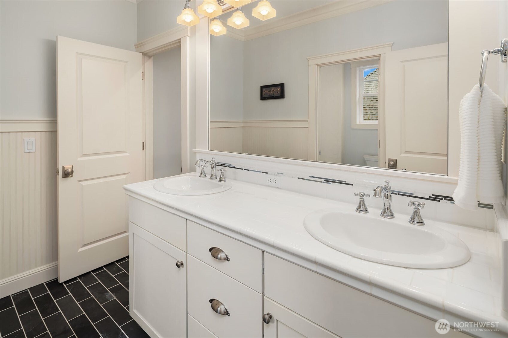 10611 SE 20th Street , Bellevue, WA 98004