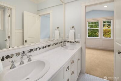10611 SE 20th Street , Bellevue, WA 98004 - Photo 23