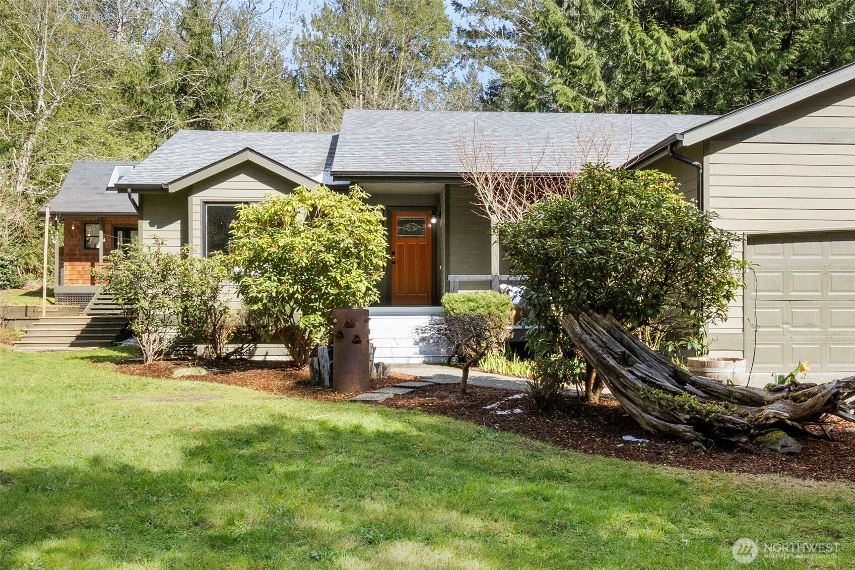 17028 Suquamish Way NE, Suquamish, WA 98392