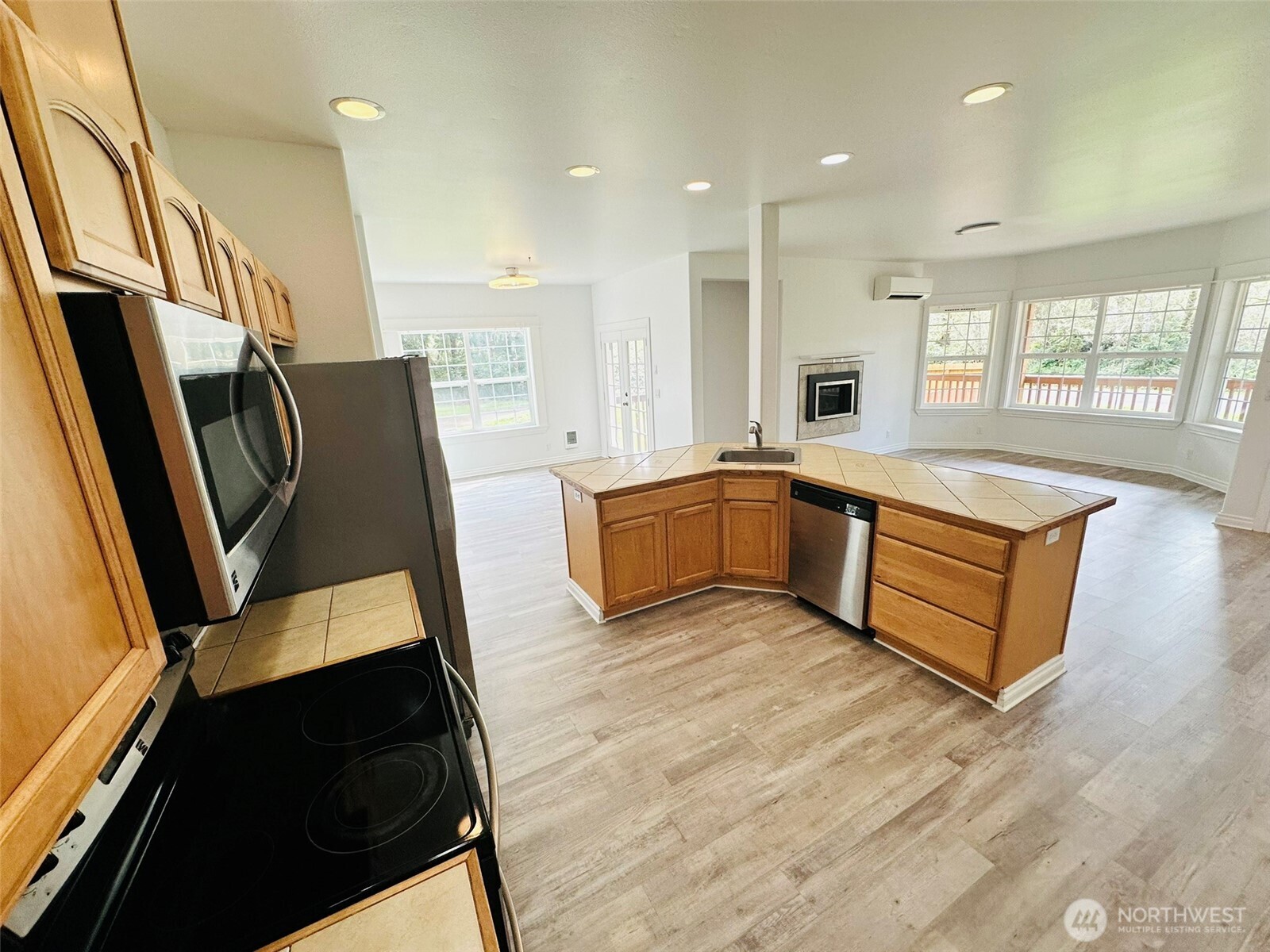 830 Discovery Avenue SE, Ocean Shores, WA 98569