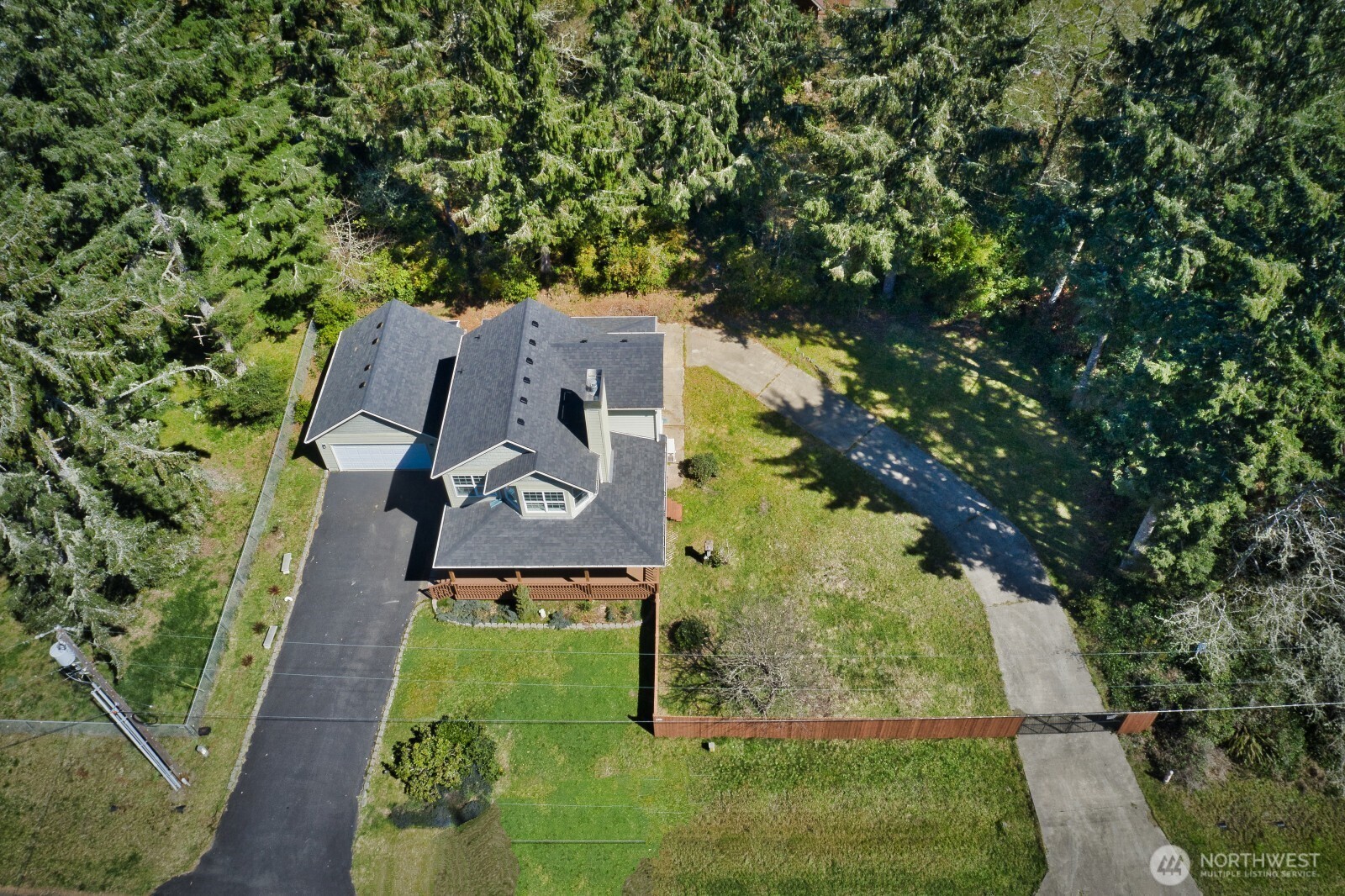 830 Discovery Avenue SE, Ocean Shores, WA 98569