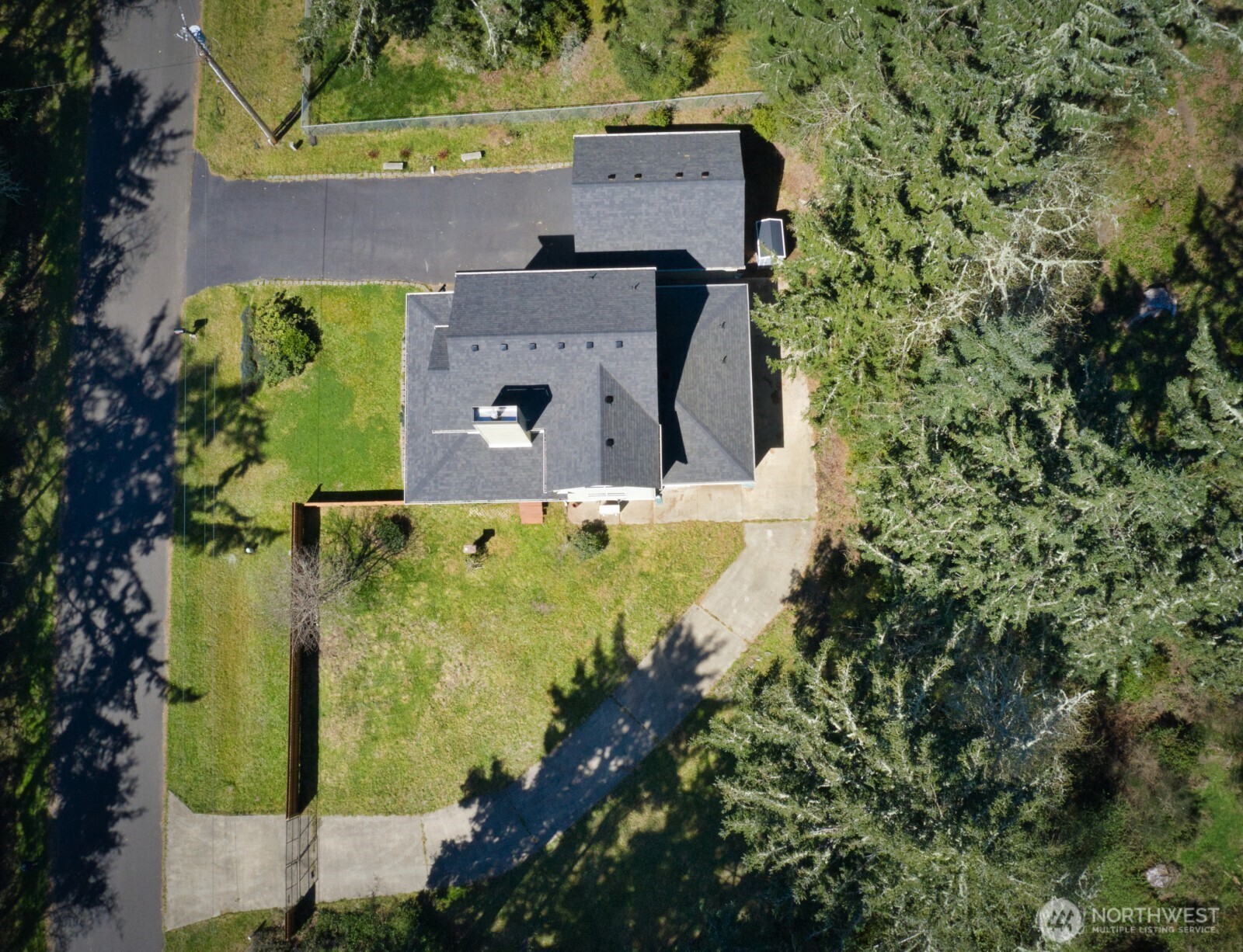 830 Discovery Avenue SE, Ocean Shores, WA 98569