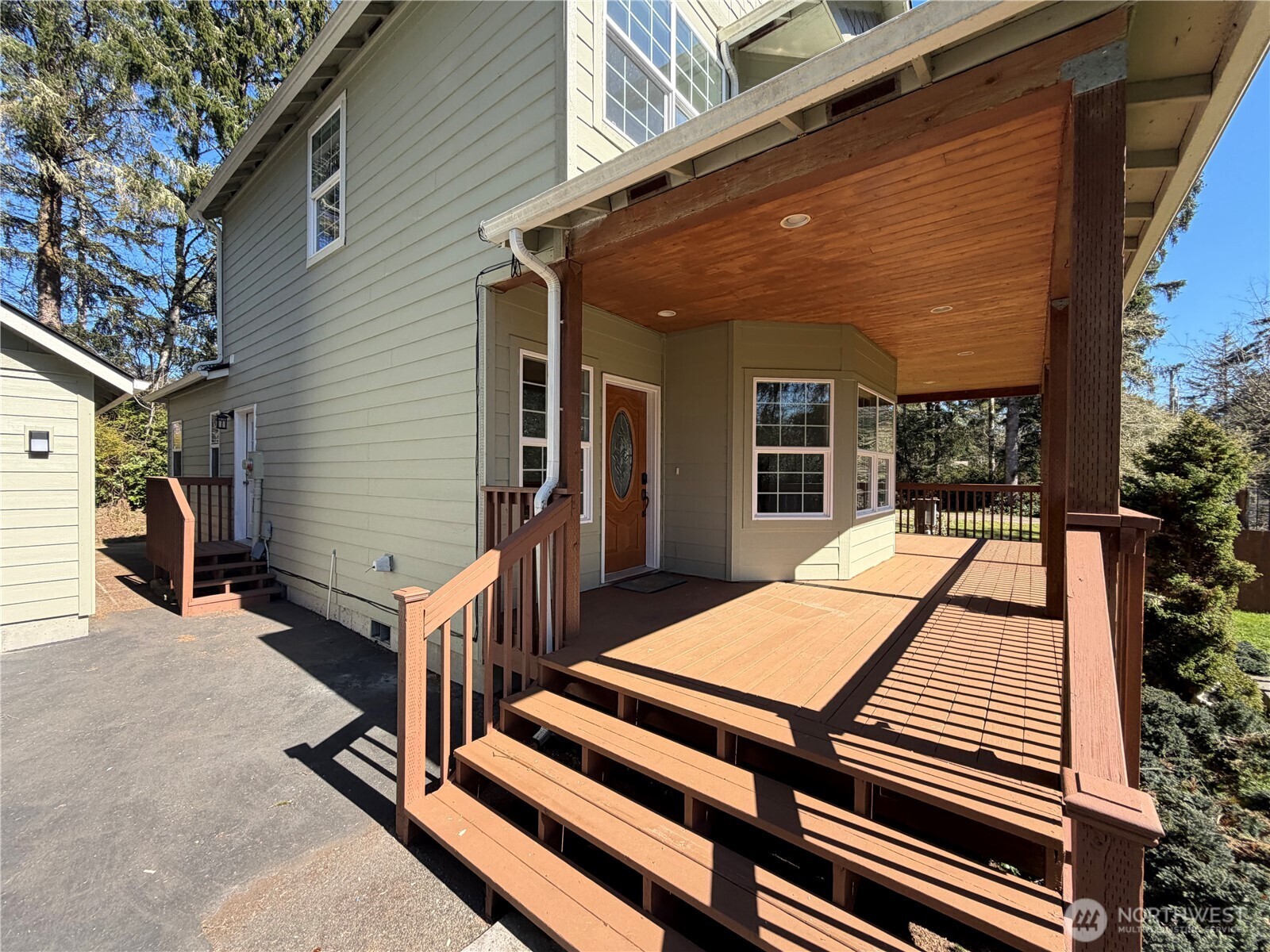 830 Discovery Avenue SE, Ocean Shores, WA 98569