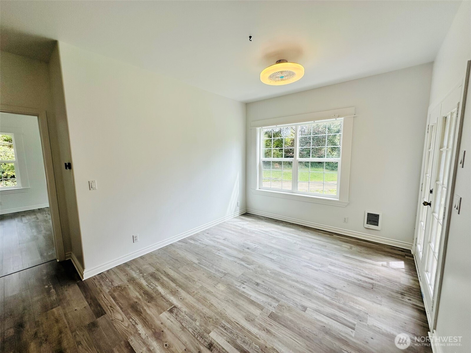 830 Discovery Avenue SE, Ocean Shores, WA 98569