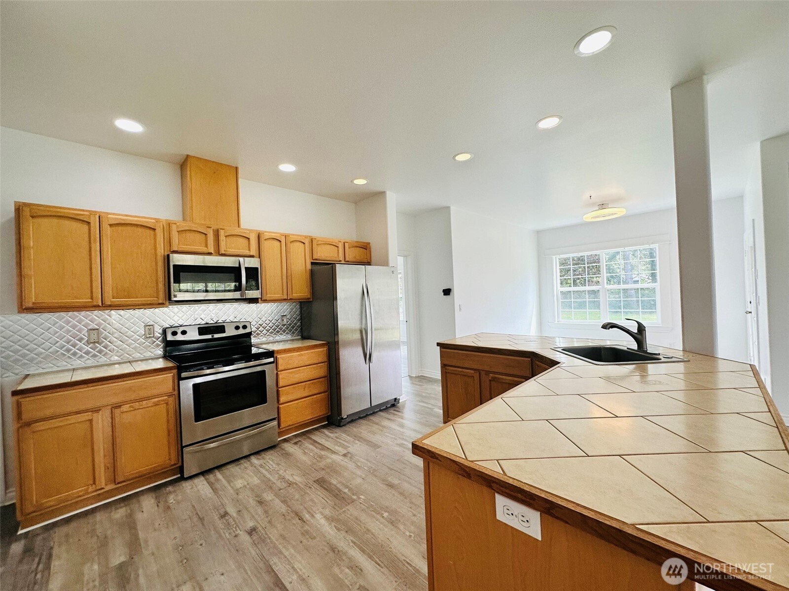 830 Discovery Avenue SE, Ocean Shores, WA 98569