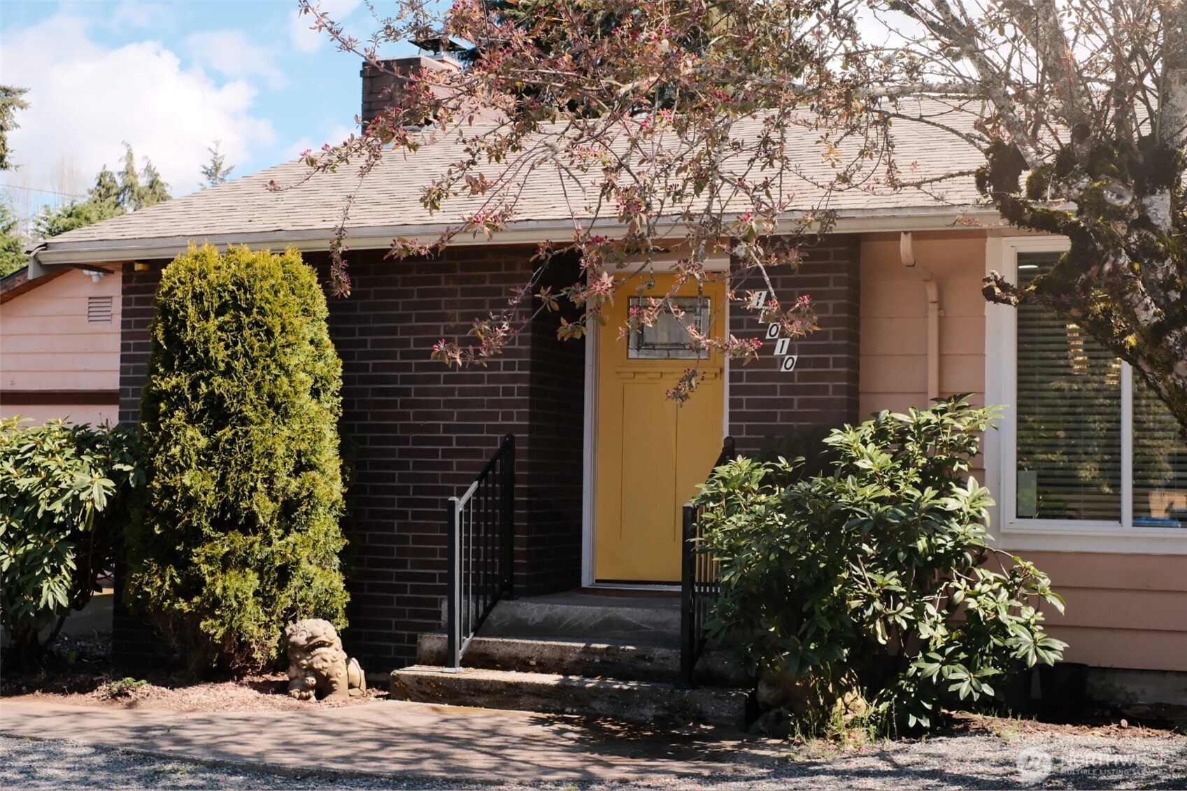 12010 2nd Avenue SW, Seattle, WA 98146