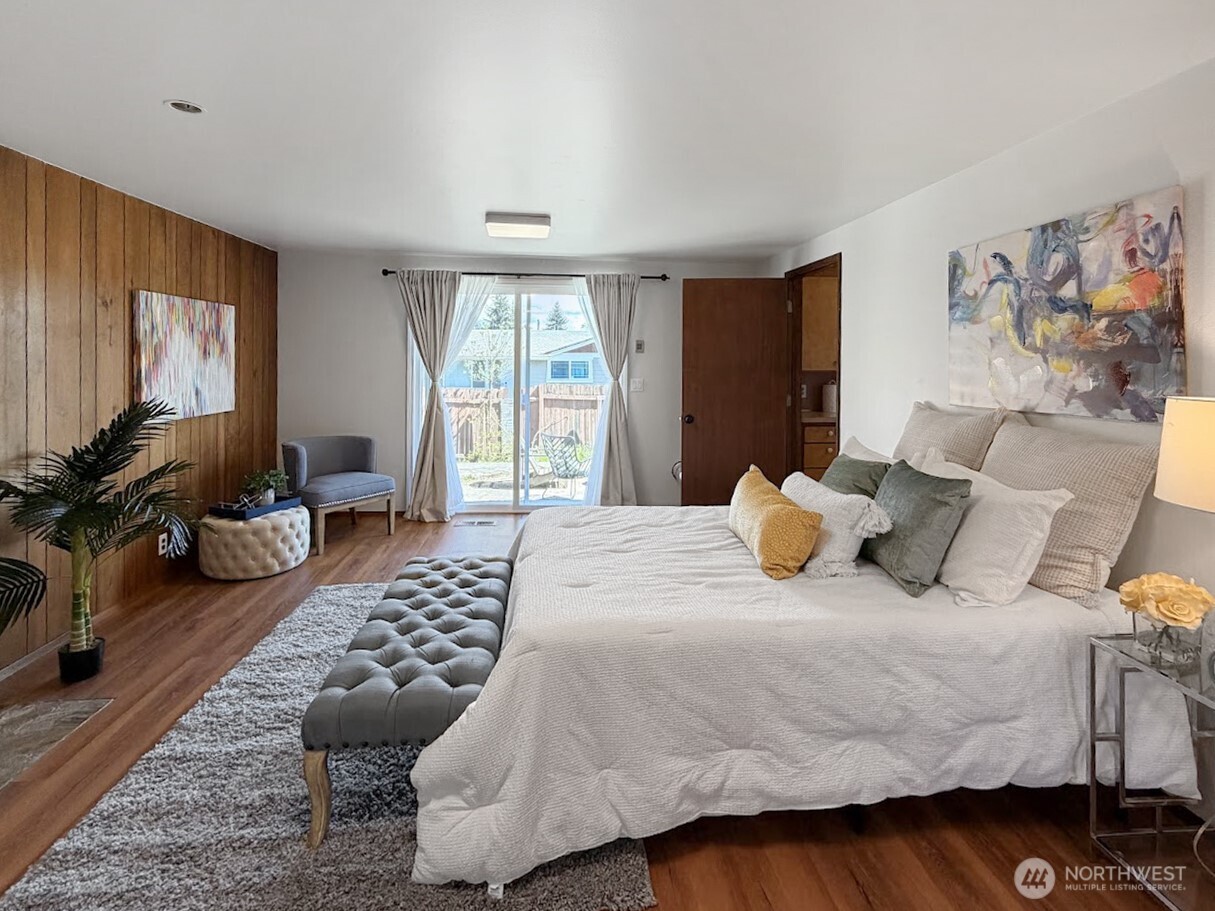12010 2nd Avenue SW, Seattle, WA 98146