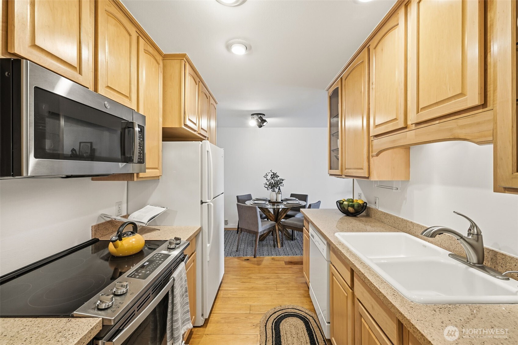 515 S Lake Street #204, Kirkland, WA 98033