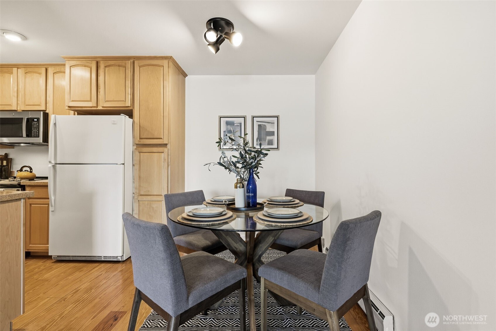 515 S Lake Street #204, Kirkland, WA 98033