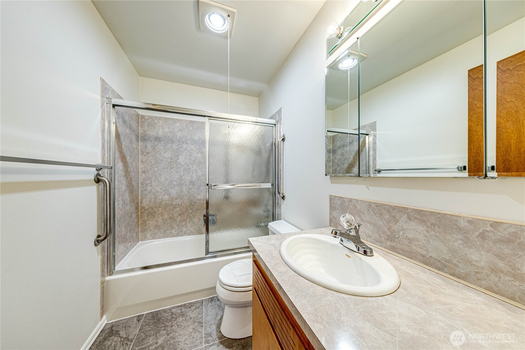 18005 33rd Place W, Lynnwood, WA 98037-7718