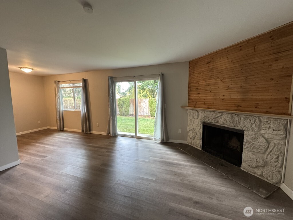 7322 NE 142nd Place #B, Kirkland, WA 98034